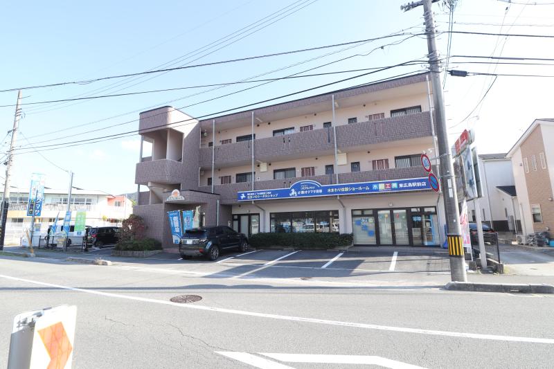 東広島市三永のマンションの建物外観