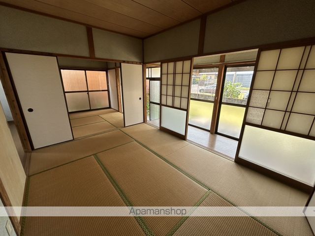 川村貸家の居間写真