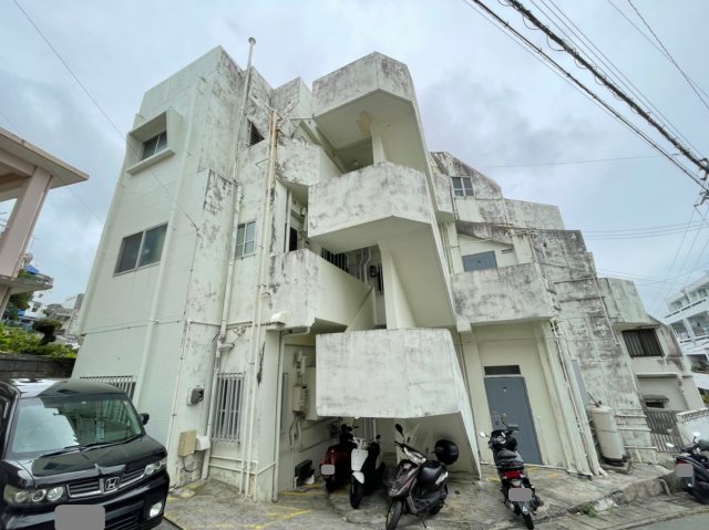 山田アパートの建物外観