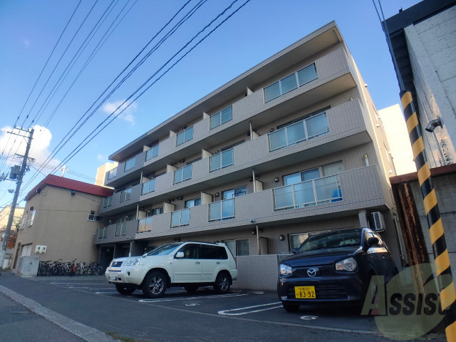 札幌市中央区南八条西のマンションの建物外観