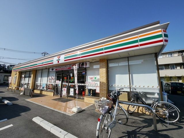 【狭山市入間川のアパートのコンビニ】