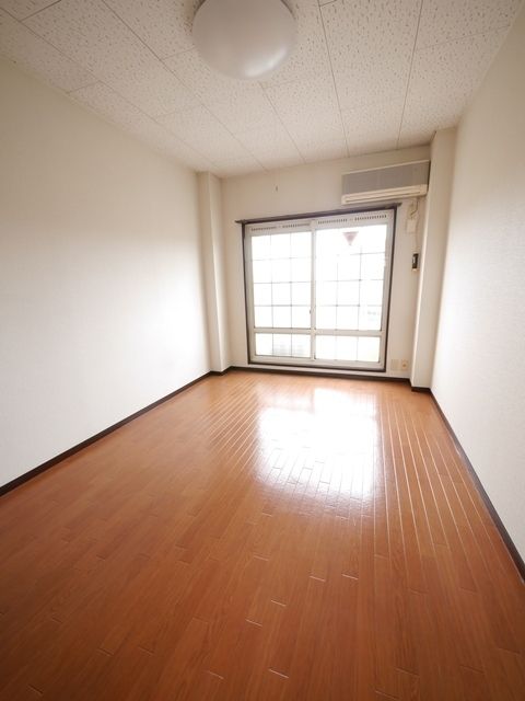 居室・リビング　★広々としたお部屋です★