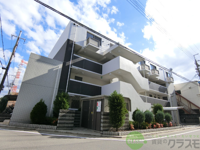 【摂津市鳥飼本町のマンションの建物外観】