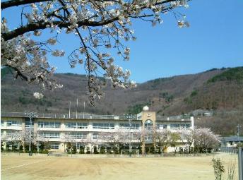 【グランシャリオの小学校】