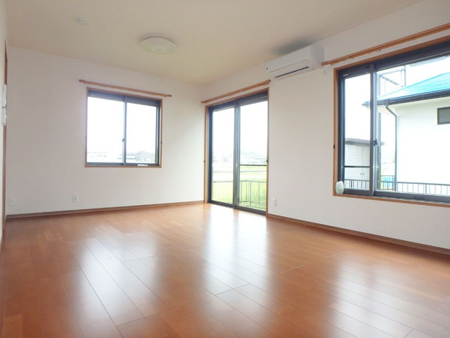 居室・リビング　１６．６帖の広々リビング☆