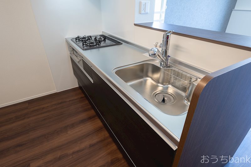 キッチン　嬉しいコンロ付のキッチンです。お料理も楽しめそうですね♪