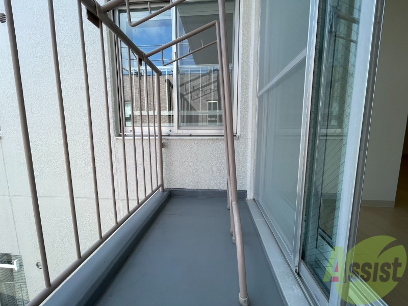 バルコニー　バルコニーです。洗濯物を干したり一息ついたりできますね！