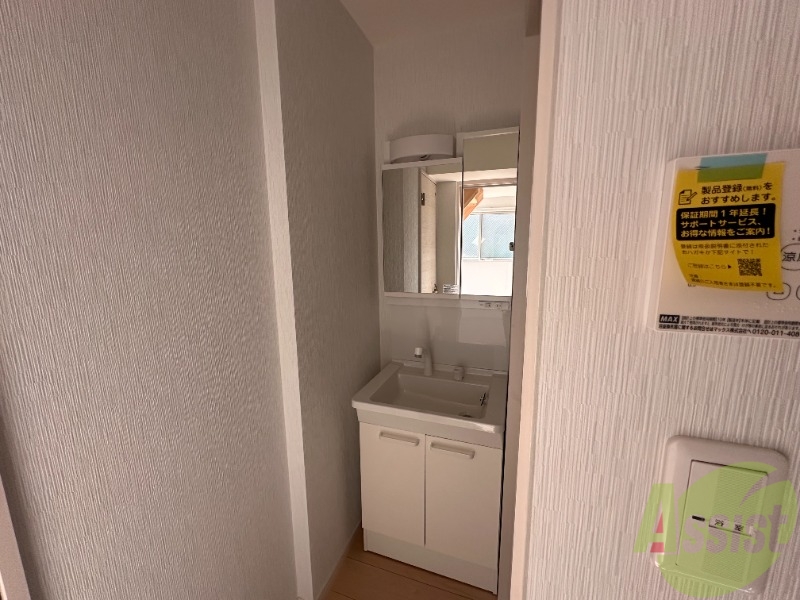 洗面設備　独立洗面台なので、朝の身支度もバッチリです。