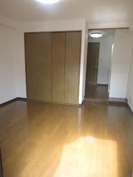 ローズコテージ弐番館　居室・リビング　洋室