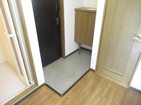 ローズコテージ弐番館　玄関　玄関