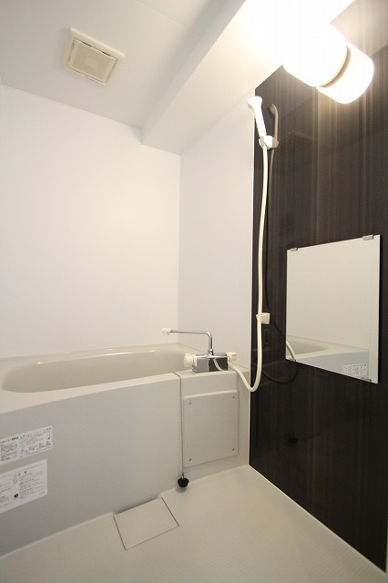 バス・シャワールーム　同物件、別号室のものです。
