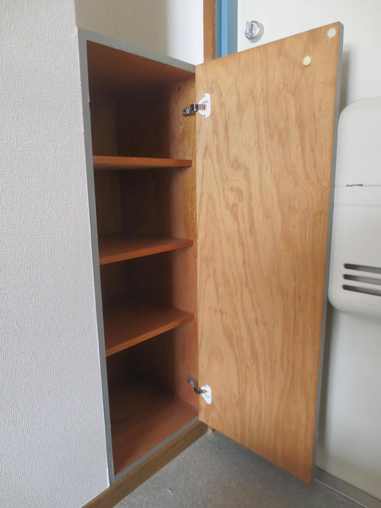 玄関　バス・トイレセパレート！南向き窓で採光良好！大学まで徒歩５分