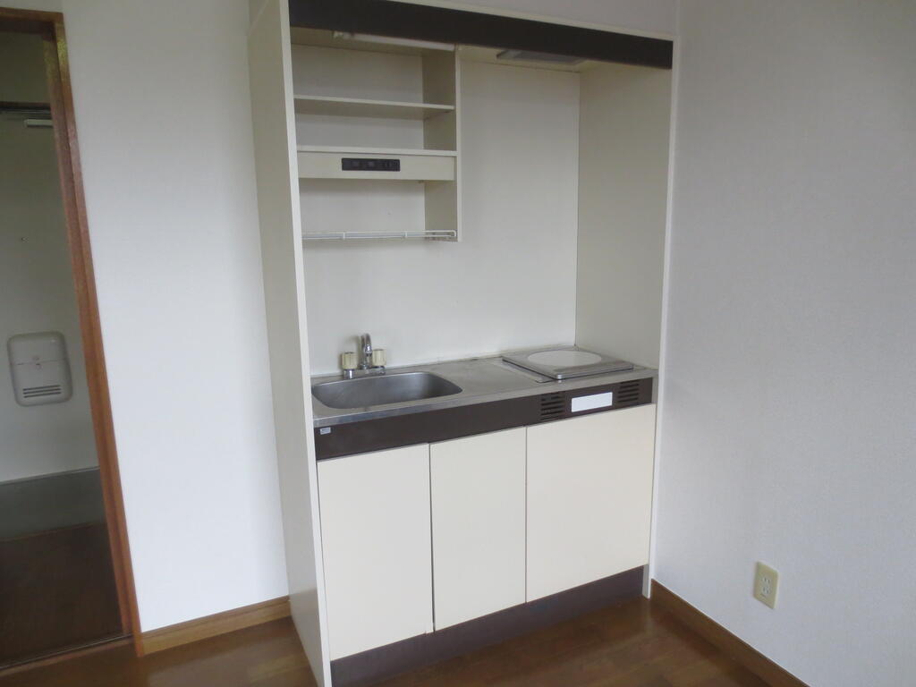 居室・リビング　バス・トイレセパレート！南向き窓で採光良好！大学まで徒歩５分