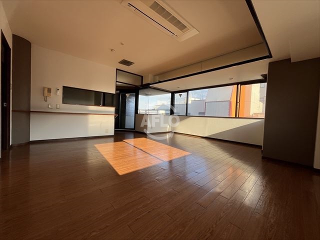 居室・リビング　セイワパレス四天王寺　リビング