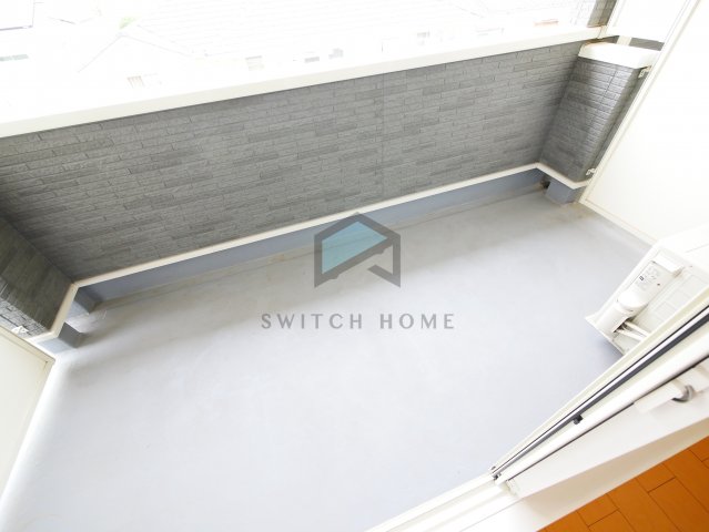 バルコニー　開放的で明るい空間を演出してくれるバルコニーです