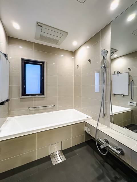 バス・シャワールーム　※写真は同タイプ住戸です。