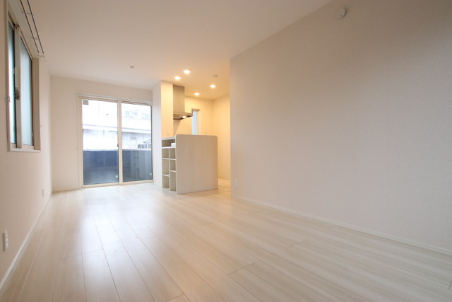 居室・リビング　別部屋参考写真です