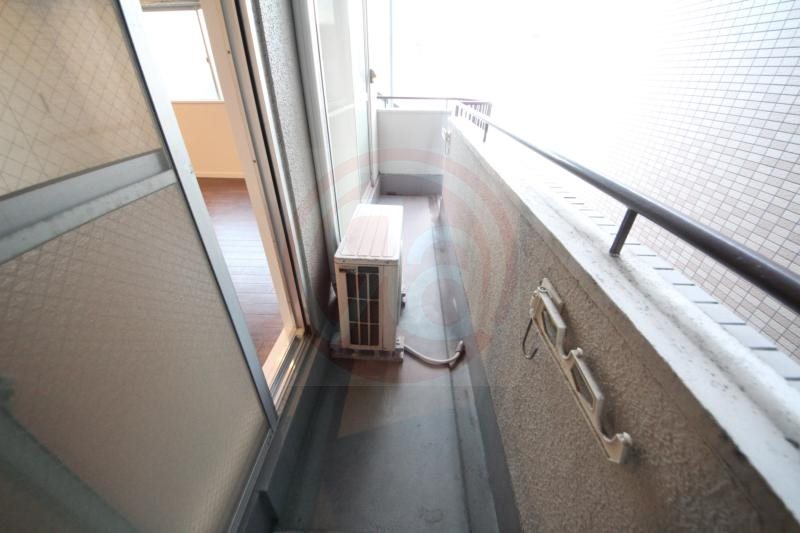 バルコニー　外からの目が気にならないバルコニーで洗濯物が干せます