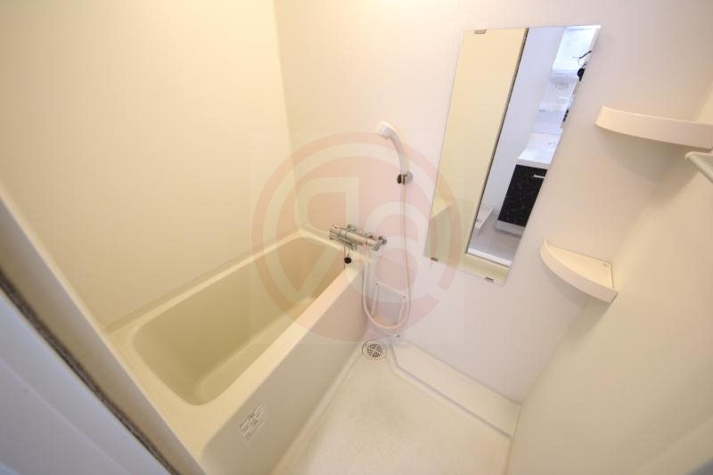 バス・シャワールーム　コンパクトで使いやすいお風呂です