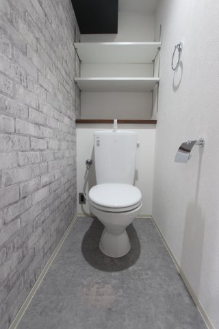 トイレ　写真はイメージです。 色仕様は現状優先となります。