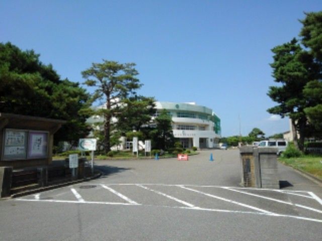 小学校　外ヶ輪小学校（小学校）まで800m