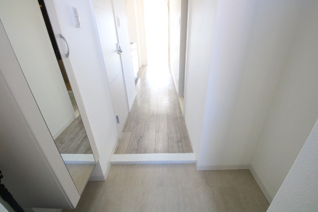 玄関　※別号室の参考写真です※