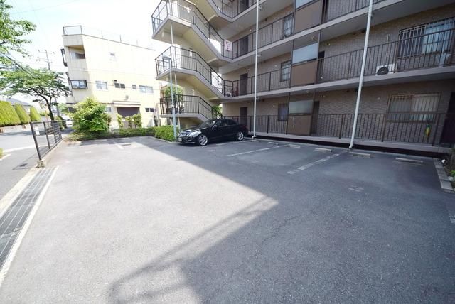 駐車場　敷地内駐車場