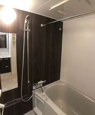 バス・シャワールーム　写真は同タイプ住居です。