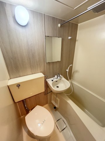 バス・シャワールーム　※同建物ほかのお部屋の写真です。