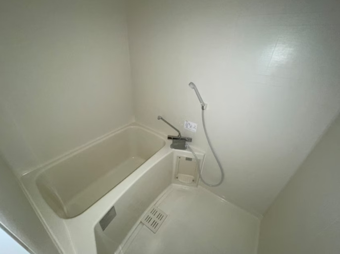 バス・シャワールーム　内装は別部屋の参考写真です。