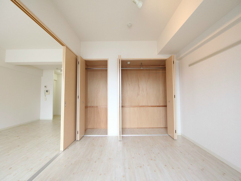 その他部屋・スペース　洋室6.4帖　クローゼット付（収納充実してます）