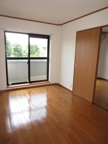 居室・リビング　☆★収納スペースもたっぷりの洋室★☆