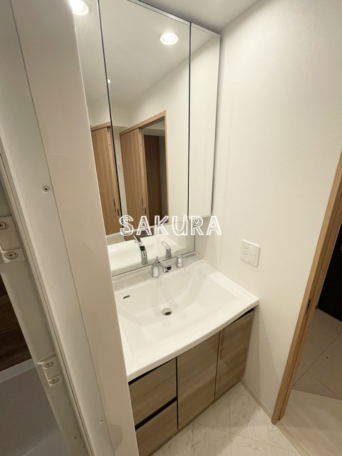 洗面設備　身支度に欠かせない独立洗面台♪