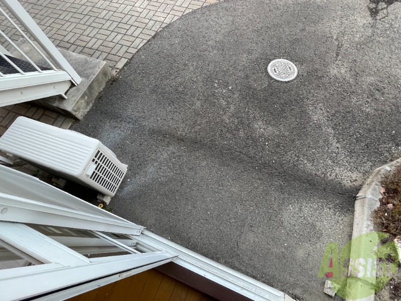 バルコニー　窓から撮影した１枚です。雰囲気が伝わりますか。