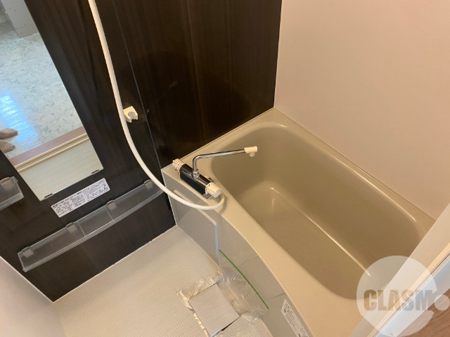 バス・シャワールーム　キレイにリフォームされています♪