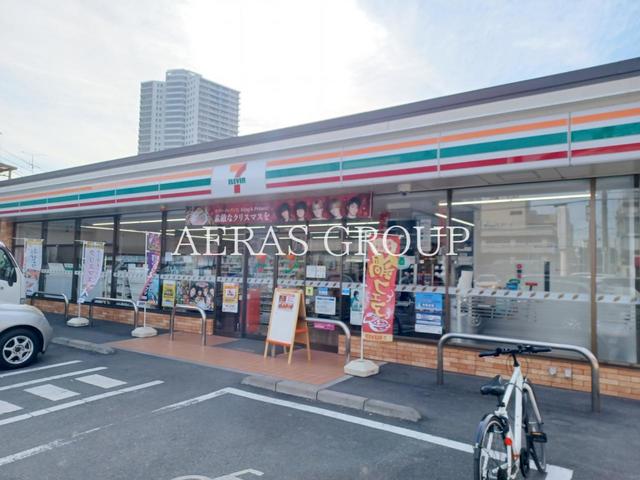コンビニ　セブン-イレブン 越ヶ谷３丁目店（コンビニ）まで204m