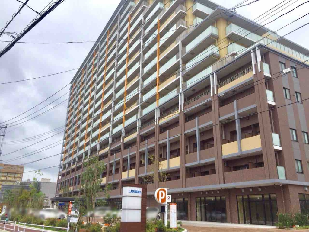 コンビニ　ローソン 新潟東万代町店（コンビニ）まで32m