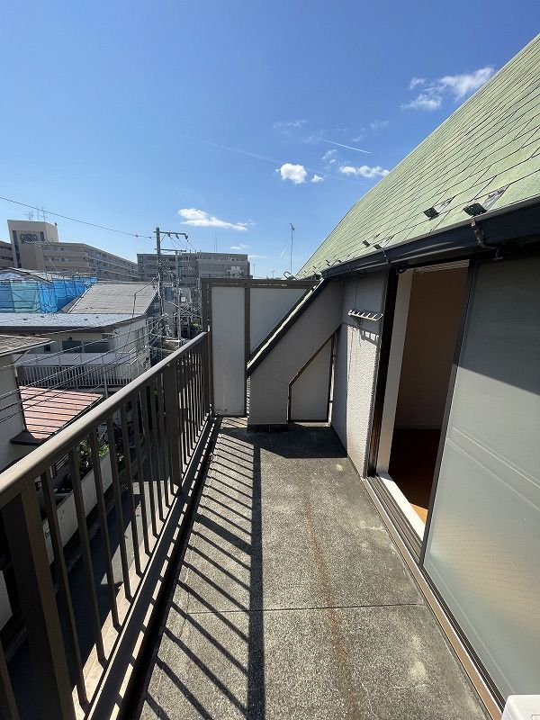 バルコニー　日当たり良好な広々バルコニー！