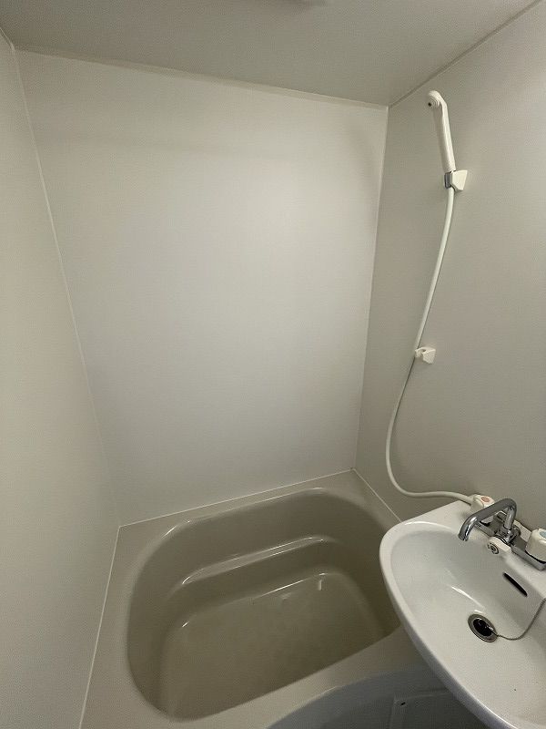 バス・シャワールーム　清潔感のある浴室です！