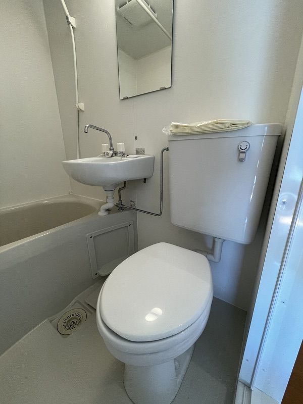 トイレ　3点ユニットはお掃除らくらく♪