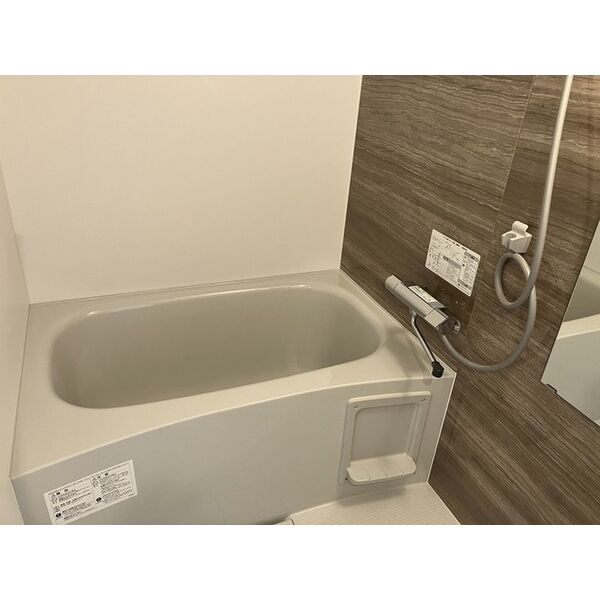 バス・シャワールーム　コンパクトで使いやすいお風呂です