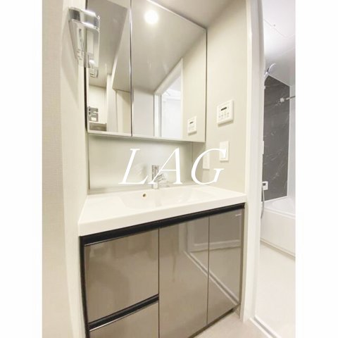 洗面設備　独立洗面台です。