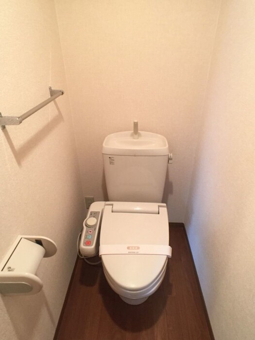 トイレ　温水洗浄暖房便座のトイレ