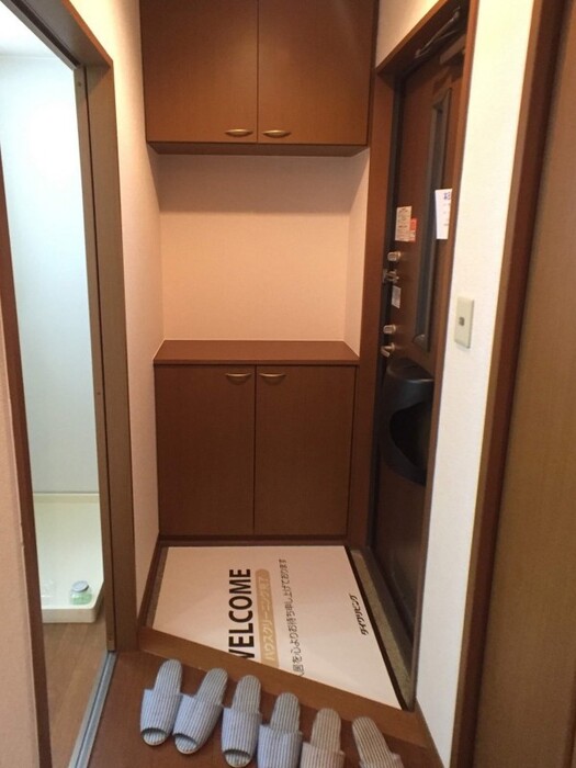 玄関　玄関内部