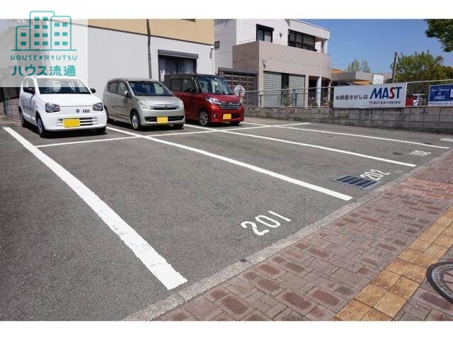 駐車場　駐車場