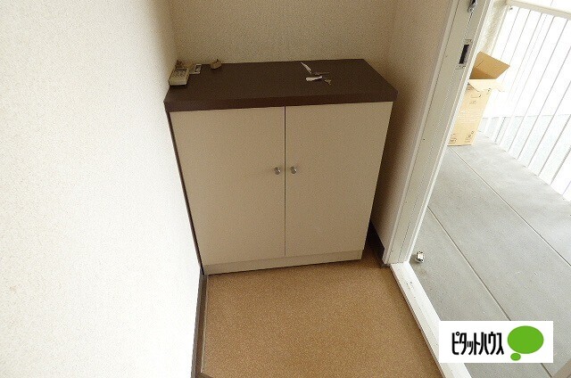 玄関　他のお部屋のお写真です