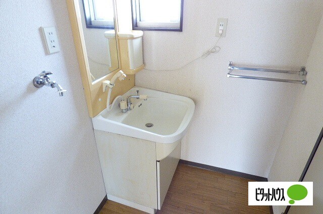 洗面設備　他のお部屋のお写真です