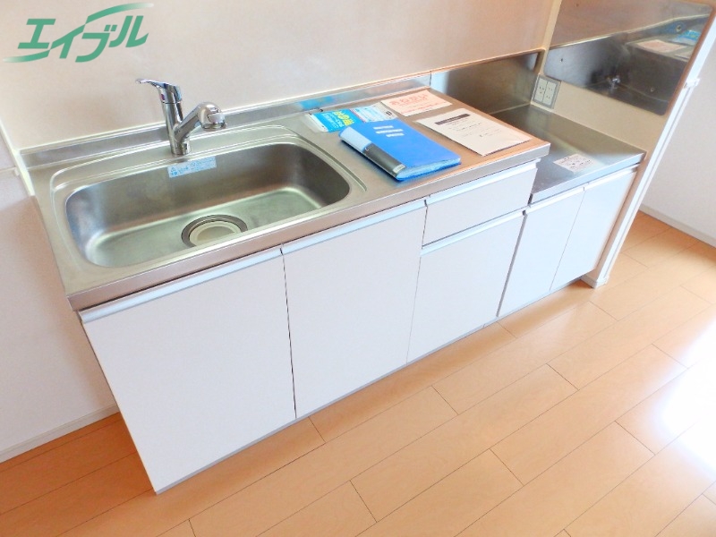 キッチン　同型部屋写真です。