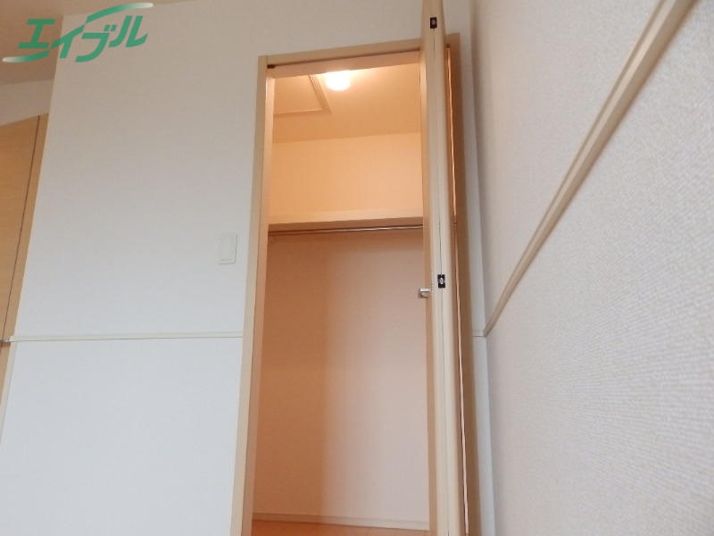収納　同型部屋写真です。