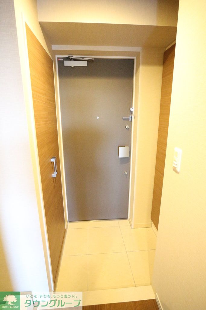 玄関　※別部屋参考写真